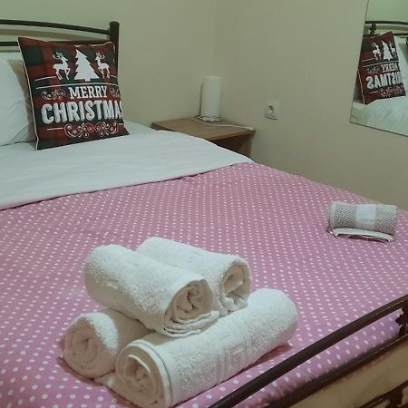 Livia'S Room To Ampelokipi Metro Airport Line Atenas Exterior foto